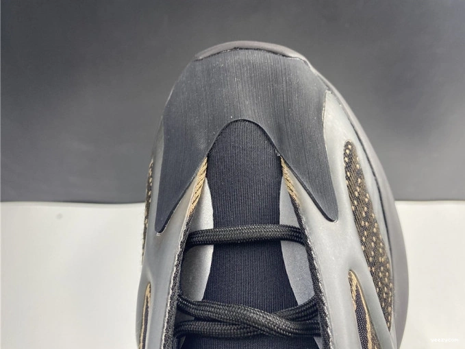 GY0189 ADIDAS V3 700 YEEZY 0809